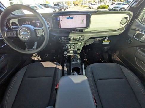 New 2025 Jeep Gladiator Sport image 13
