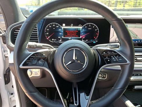 Used 2025 Mercedes-Benz GLS 450 4MATIC image 28