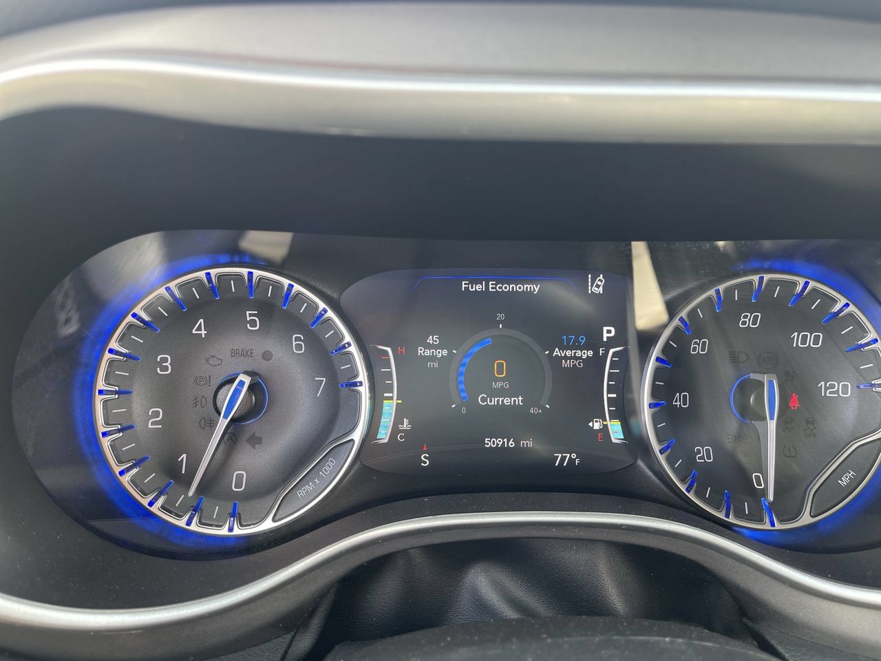 Used 2024 Chrysler Pacifica Touring-L FWD image 11