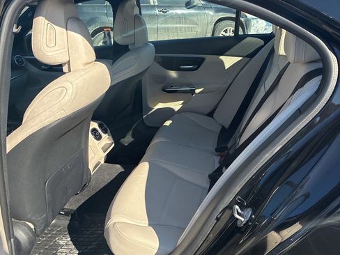 Used 2023 Mercedes-Benz C 300 4MATIC Sedan image 6