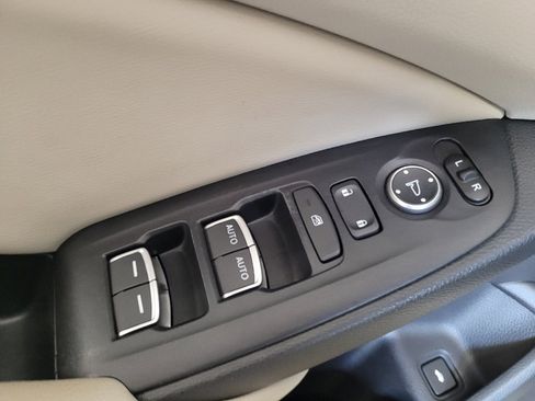 Used 2018 Honda Accord LX image 27