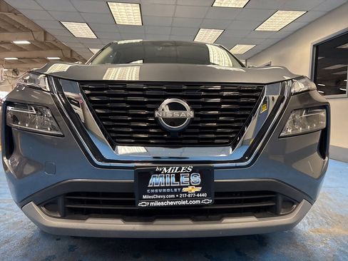 Used 2023 Nissan Rogue SV image 12