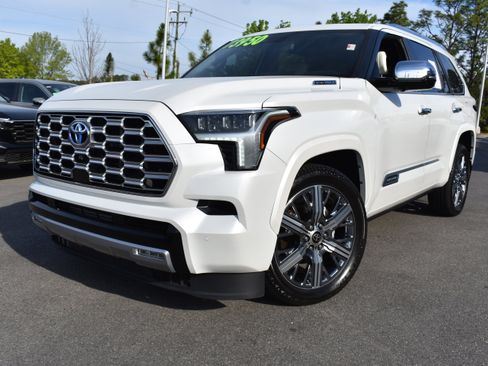 Used 2024 Toyota Sequoia Capstone image 5