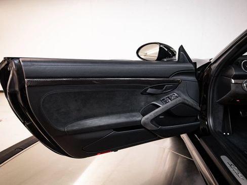 Certified 2022 Porsche 718 Boxster Spyder RWD image 23