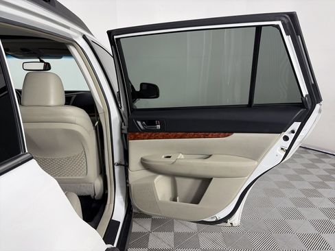 Used 2010 Subaru Outback 3.6R Limited image 26