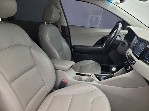 Used 2018 Kia Niro EX Premium image 21
