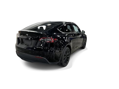 Certified 2023 Tesla Model Y Long Range AWD/4WD image 6