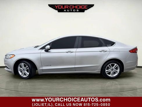 Used 2018 Ford Fusion SE FWD image 2