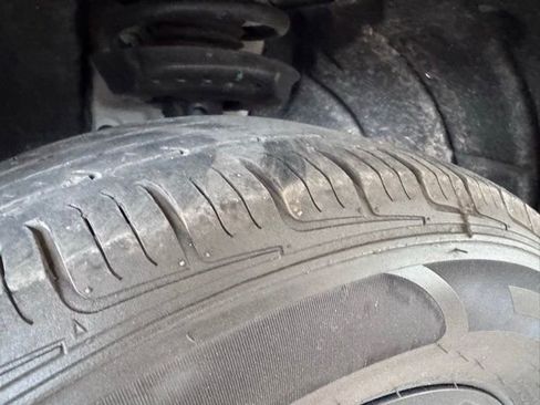 Used 2024 GMC Terrain AT4 image 30