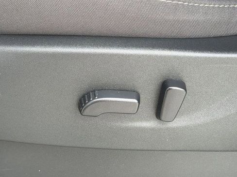 Certified 2024 Nissan Frontier SV w/ Technology Package RWD image 17