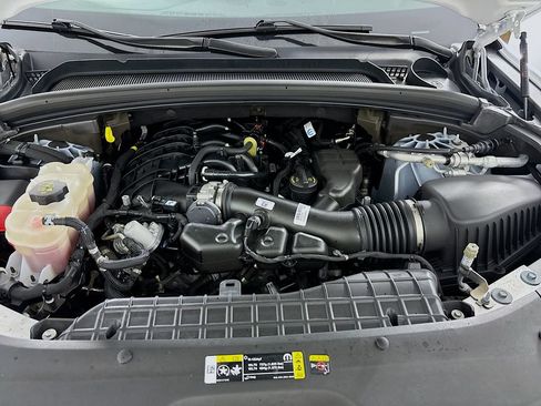 Used 2024 Jeep Grand Cherokee Limited w/ Luxury Tech Group II RWD image 30