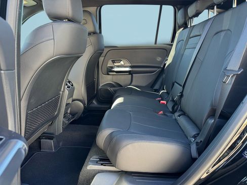 New 2025 Mercedes-Benz GLB 250 image 10