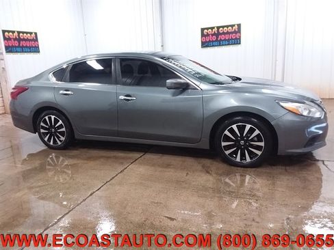 Used 2018 Nissan Altima 2.5 SV image 2