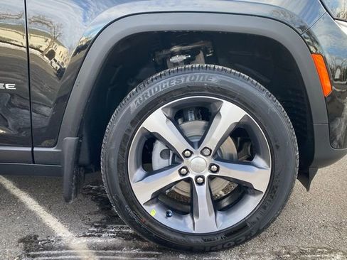 New 2026 Jeep Grand Cherokee Limited w/ MOPAR Finishing Package image 19