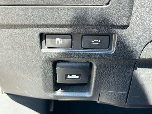 Used 2019 Lexus ES 300h w/ Premium Package image 32