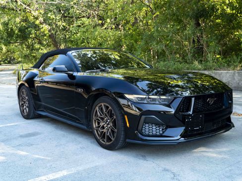 Used 2025 Ford Mustang GT Premium w/ GT Performance Package RWD image 3