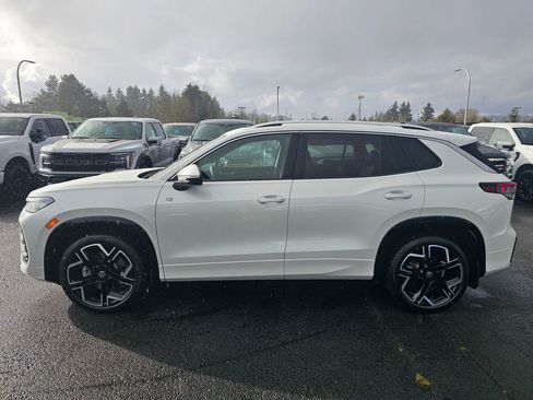 Used 2025 Volkswagen Tiguan SEL R-Line image 4