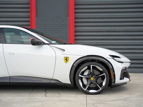 Used 2025 Ferrari Purosangue AWD/4WD image 2