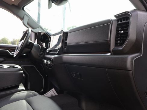 Certified 2025 GMC Sierra 2500 SLT AWD/4WD image 9