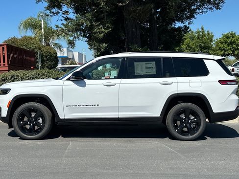 New 2025 Jeep Grand Cherokee L Limited w/ Luxury Tech Group II image 7