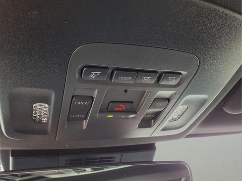 Used 2026 Toyota Camry SE w/ Multimedia Upgrade Package image 16