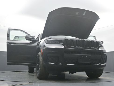 Used 2024 Jeep Grand Cherokee L Laredo AWD/4WD image 60
