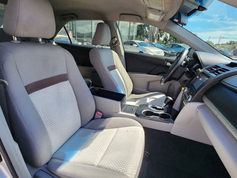 Used 2013 Toyota Camry LE image 10