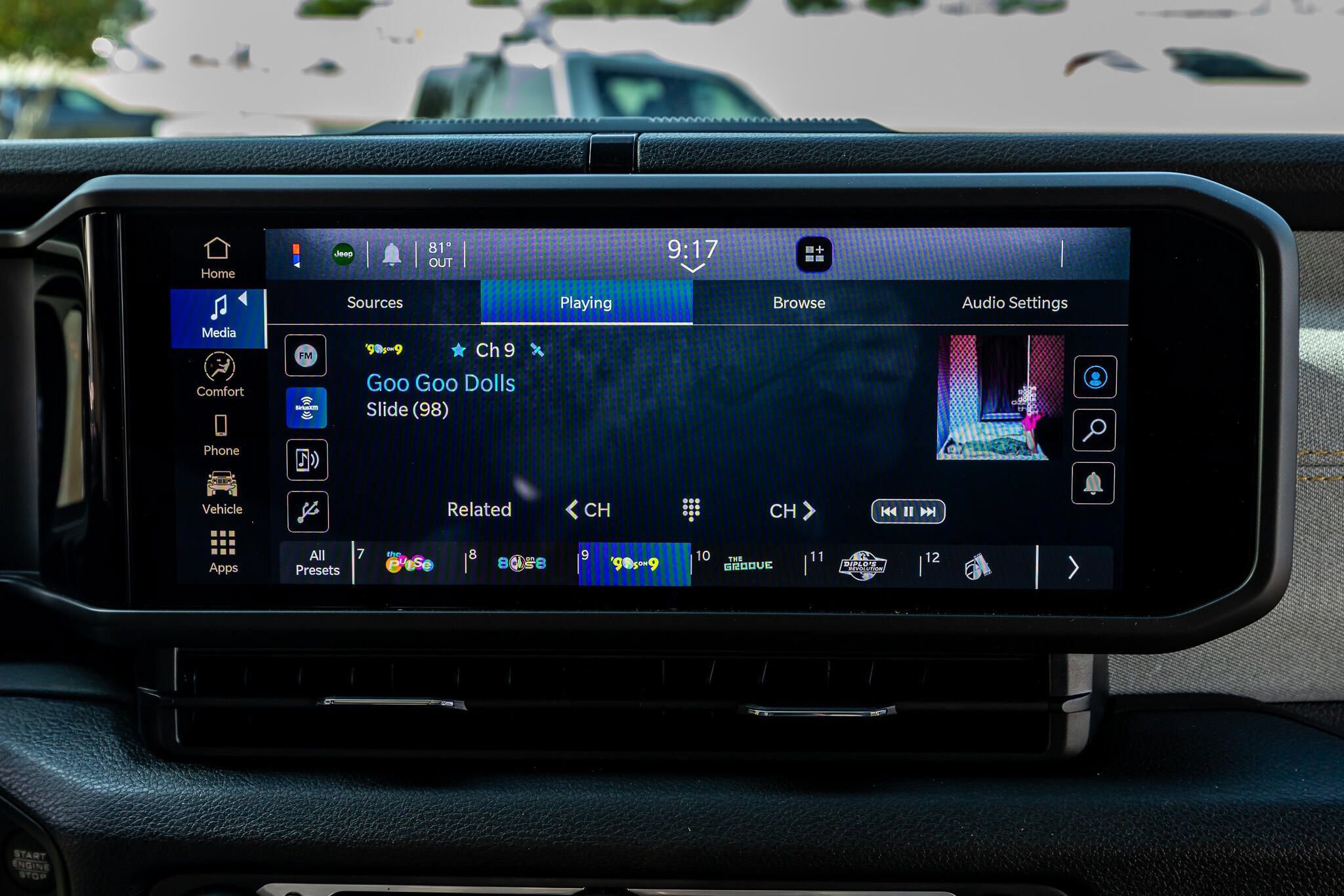 Used 2025 Jeep Gladiator Sport AWD/4WD image 24