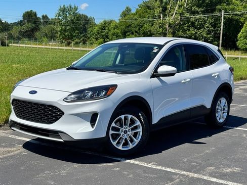 Used 2021 Ford Escape SE w/ Cold Weather Package AWD/4WD image 2