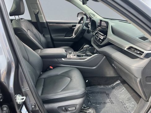 Used 2021 Toyota Highlander Platinum image 20