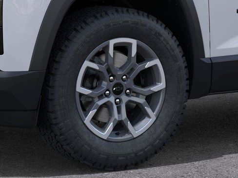 New 2026 Chevrolet Equinox ACTIV w/ Convenience Package III AWD/4WD image 9