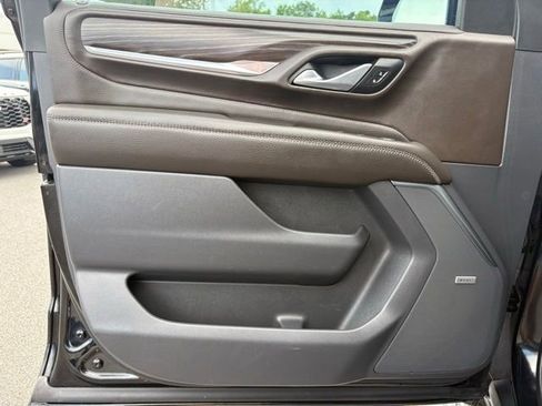 Used 2021 GMC Yukon XL Denali w/ Denali Premium Package AWD/4WD image 9