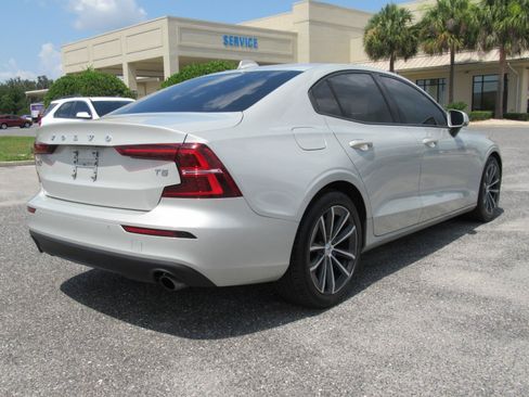 Used 2021 Volvo S60 T5 Momentum FWD image 7
