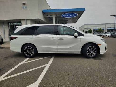 New 2026 Honda Odyssey Elite image 4