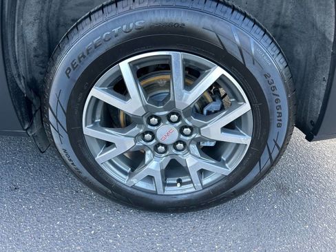 Used 2022 GMC Acadia SLE w/ Driver Convenience Package FWD image 8