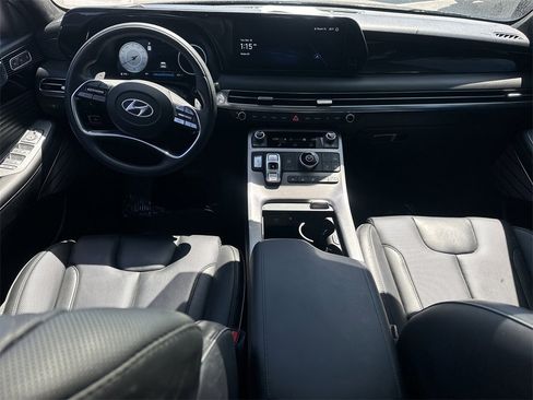 Used 2025 Hyundai Palisade Calligraphy image 16