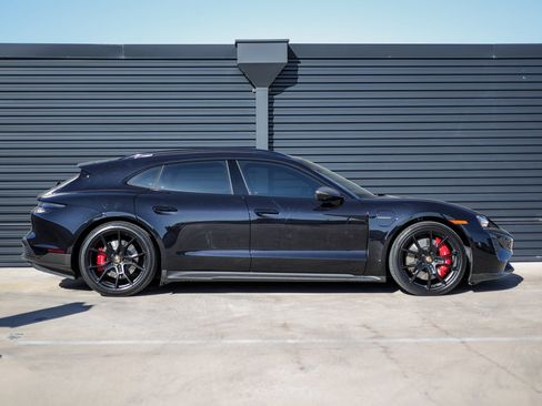 Certified 2024 Porsche Taycan GTS image 8