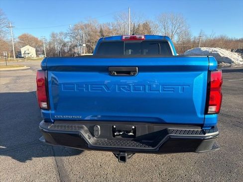 Used 2023 Chevrolet Colorado Z71 w/ Z71 Convenience Package 2 image 4