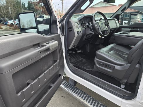 Used 2011 Ford F350 Lariat w/ Chrome Pkg image 26