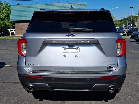 Certified 2023 Ford Explorer XLT w/ Equipment Group 202A AWD/4WD image 5