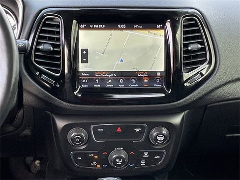 Used 2018 Jeep Compass Limited w/ Navigation Group image 17