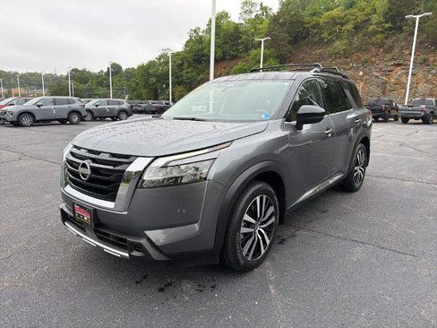 Certified 2024 Nissan Pathfinder Platinum w/ Cargo Package AWD/4WD image 1