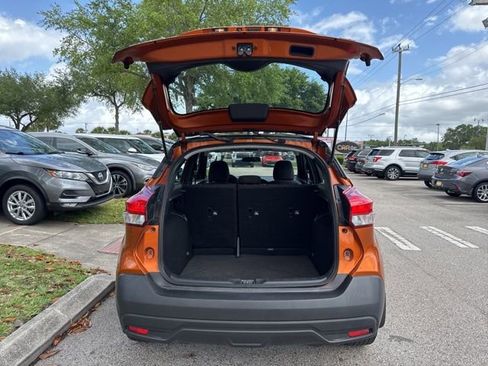 Used 2019 Nissan Kicks SV FWD image 17