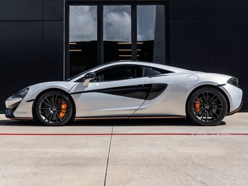 Used 2016 McLaren 570S Coupe RWD image 10