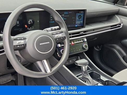 Used 2025 Hyundai Santa Cruz SEL FWD image 10