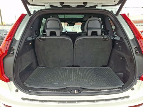 Used 2018 Volvo XC90 T6 Momentum w/ Convenience Package image 30