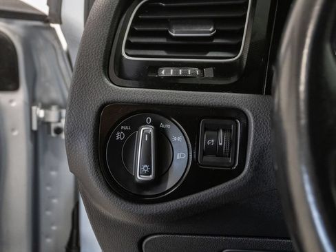 Used 2017 Volkswagen GTI SE FWD image 17