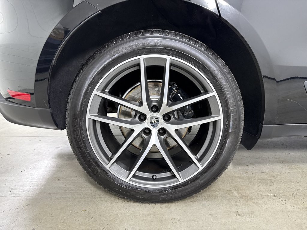 Certified 2024 Porsche Macan S w/ Premium Plus Package AWD/4WD image 16