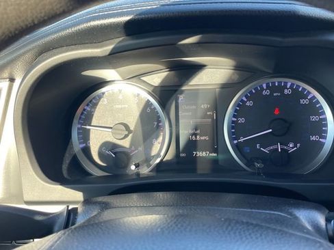 Used 2019 Toyota Highlander LE image 19