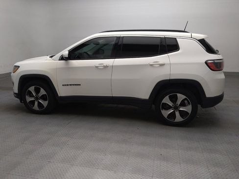 Used 2017 Jeep Compass Latitude w/ Popular Equipment Group FWD image 3
